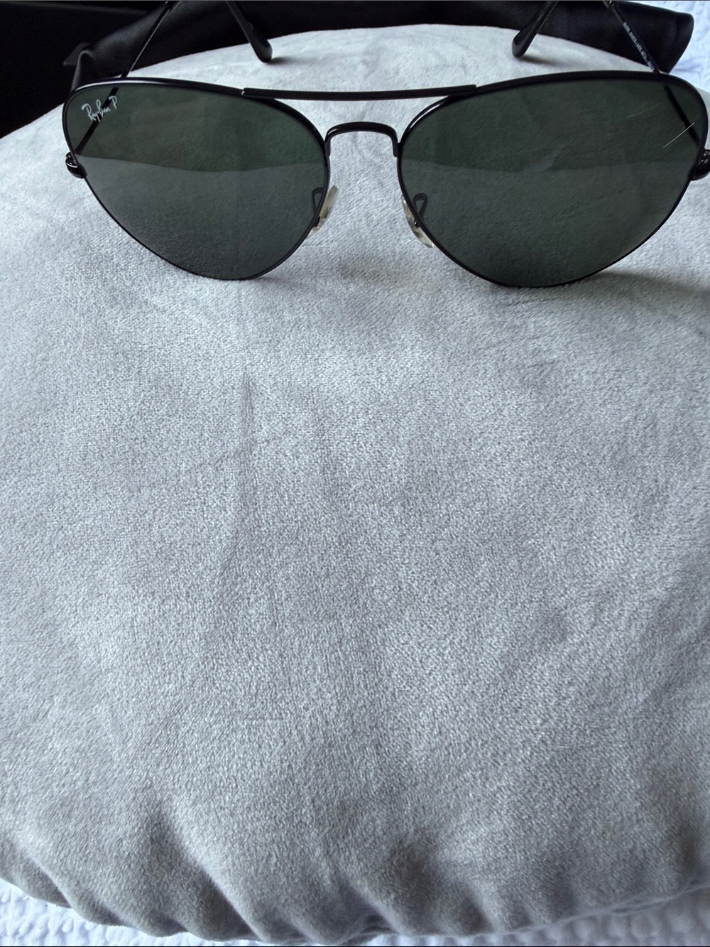 Ray-Ban Aviator Sunglasses with Dark Green Lenses and Black Frame